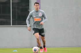 Danilo Avelar no treino desta sexta-feira no CT Joaquim Grava