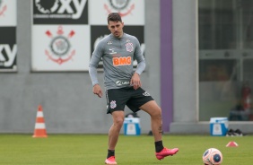 Danilo Avelar no treino desta sexta-feira no CT Joaquim Grava