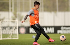 Gabriel no treino desta sexta-feira no CT Joaquim Grava