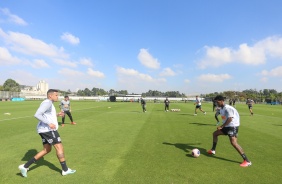 Jogadores no treino desta quinta-feira no CT