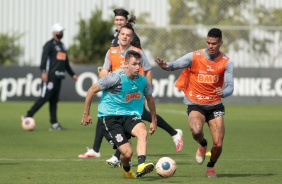 Jogadores no treino desta quinta-feira no CT