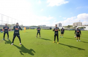 Jogadores no treino desta quinta-feira no CT