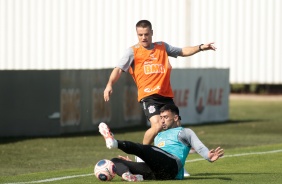 Jogadores no treino desta quinta-feira no CT