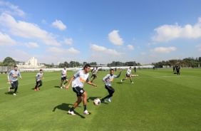 Jogadores no treino desta quinta-feira no CT