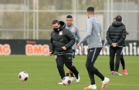 Jogadores no treino desta sexta-feira no CT Joaquim Grava