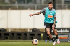 Luan no treino desta sexta-feira no CT Joaquim Grava