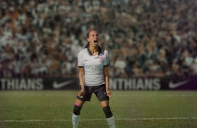 Adriana foi a escolhida do elenco feminino para estrelar a campanha do Corinthians
