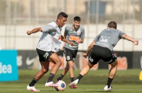 Jogadores no treino na manh desta segunda-feira 06 no CT Joaquim Grava