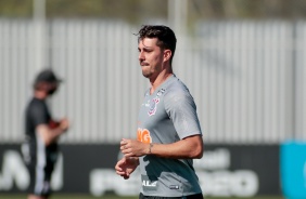 Danilo Avelar no treino desta quarta-feira no CT