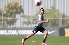 Gabriel no treino da manh desta segunda-feira (13), no CT Dr. Joaquim Grava