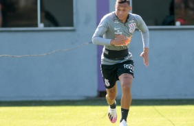 Jogadores no treino da manh desta segunda-feira (13), no CT Dr. Joaquim Grava