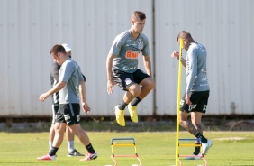 Jogadores no treino da manh desta segunda-feira (13), no CT Dr. Joaquim Grava
