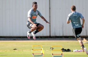 Jogadores no treino da manh desta segunda-feira (13), no CT Dr. Joaquim Grava
