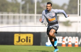 Jogadores no treino da manh desta segunda-feira (13), no CT Dr. Joaquim Grava