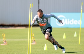 Luan no treino da manh desta segunda-feira (13), no CT Dr. Joaquim Grava
