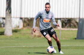 Luan no treino da manh desta segunda-feira (13), no CT Dr. Joaquim Grava