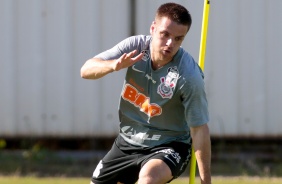Ramiro no treino da manh desta segunda-feira (13), no CT Dr. Joaquim Grava