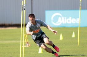 Ramiro no treino da manh desta segunda-feira (13), no CT Dr. Joaquim Grava