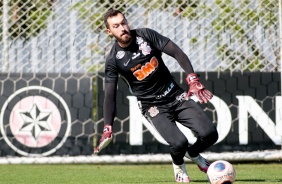 Walter no treino da manh desta segunda-feira (13), no CT Dr. Joaquim Grava