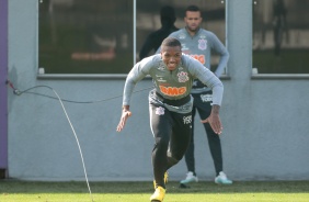 Jogadores na atividade da manh deste sbado (18), no CT Dr. Joaquim Grava