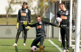 Jogadores na atividade da manh deste sbado (18), no CT Dr. Joaquim Grava