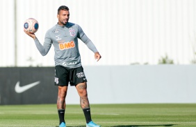 Michel Macedo no ltimo treino do Corinthians antes do Drbi desta quarta-feira