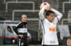 Tiago Nunes no jogo contra o Palmeiras, pelo Paulisto, na Arena Corinthians