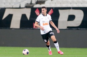 Danilo Avelar em ao contra o Palmeiras, na Arena Corinthians, pela volta do Paulisto