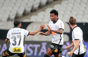 Jogadores comemoram gol no jogo contra o Palmeiras, na Arena Corinthians, pela volta do Paulisto