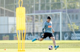 Fagner no treino desta sexta-feira no CT Joaquim Grava