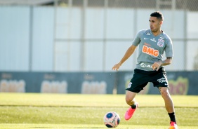 Volante Gabriel no treino desta sexta-feira no CT Joaquim Grava