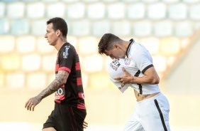 Danilo Avelar comemorando seu gol marcado contra o Oeste pelo Campeonato Paulista