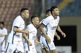 derson comemorando seu gol marcado contra o Oeste pelo Campeonato Paulista