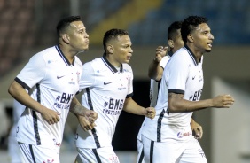 derson comemorando seu gol marcado contra o Oeste pelo Campeonato Paulista