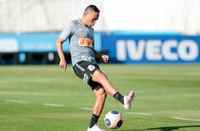 Janderson no treino desta sexta-feira no CT Joaquim Grava