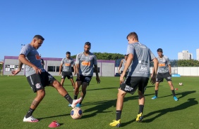 Jogadores na atividade da tarde desta segunda-feira no CT Dr. Joaquim Grava