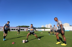 Jogadores na atividade da tarde desta segunda-feira no CT Dr. Joaquim Grava