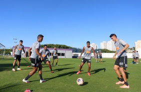 Jogadores na atividade da tarde desta segunda-feira no CT Dr. Joaquim Grava