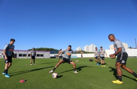 Jogadores na atividade da tarde desta segunda-feira no CT Dr. Joaquim Grava