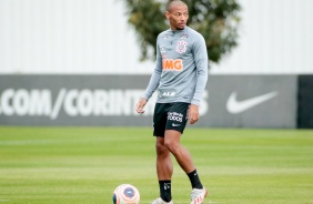 Gabriel no treino da tarde desta quarta-feira no CT Dr. Joaquim Grava