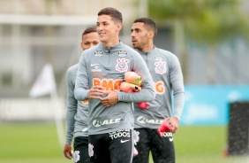 Jogadores no treino da tarde desta quarta-feira no CT Dr. Joaquim Grava