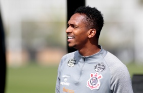 Atacante Jô no último treino do Corinthians antes do jogo contra o Mirassol