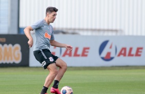 Danilo Avelar no último treino do Corinthians antes do jogo contra o Mirassol