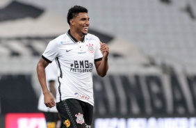 derson feliz com seu gol contra o Mirassol, pela semifinal do Paulisto