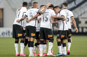 Elenco comemora gol contra o Mirassol, pela semifinal do Paulistão