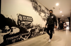 Gabriel chegando para o jogo contra o Mirassol, pela semifinal do Paulisto