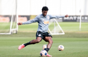 Gil no ltimo treino do Corinthians antes do jogo contra o Mirassol