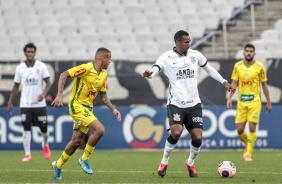 Jô no duelo contra contra o Mirassol, pela semifinal do Paulistão