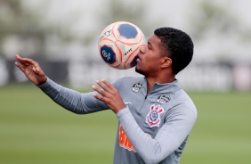 Léo Natel no último treino do Corinthians antes do jogo contra o Mirassol