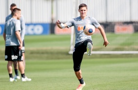 Mateus Vital no ltimo treino do Corinthians antes do jogo contra o Mirassol